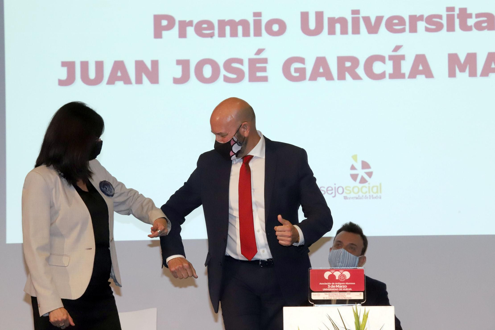 Imágenes de la entrega de premios de la Asociación de antiguos alumnos 3 de Marzo de la Universidad de Huelva