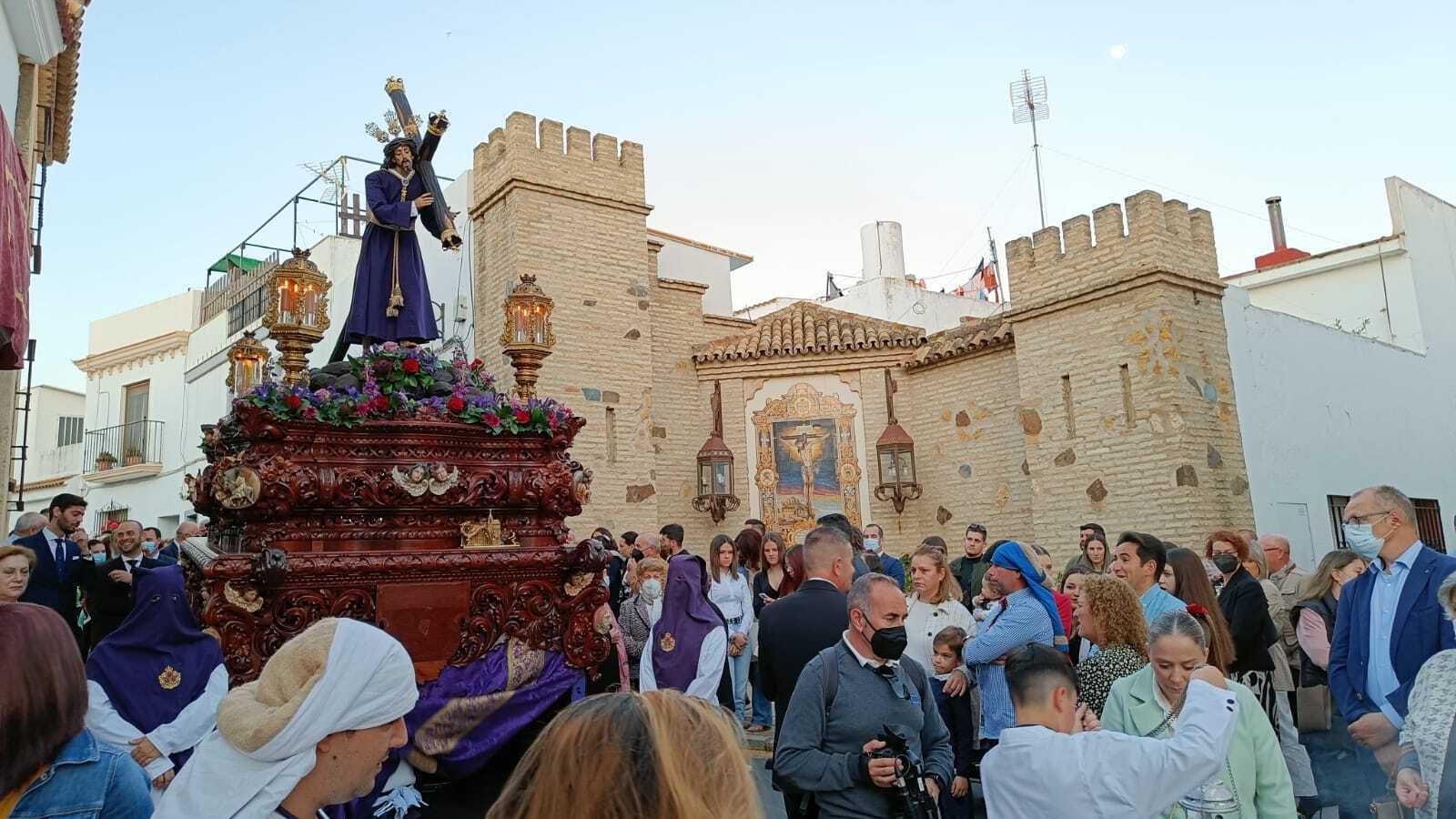 Jesús Nazareno durante la tarde del Jueves Santo en Palos de la Frontera.