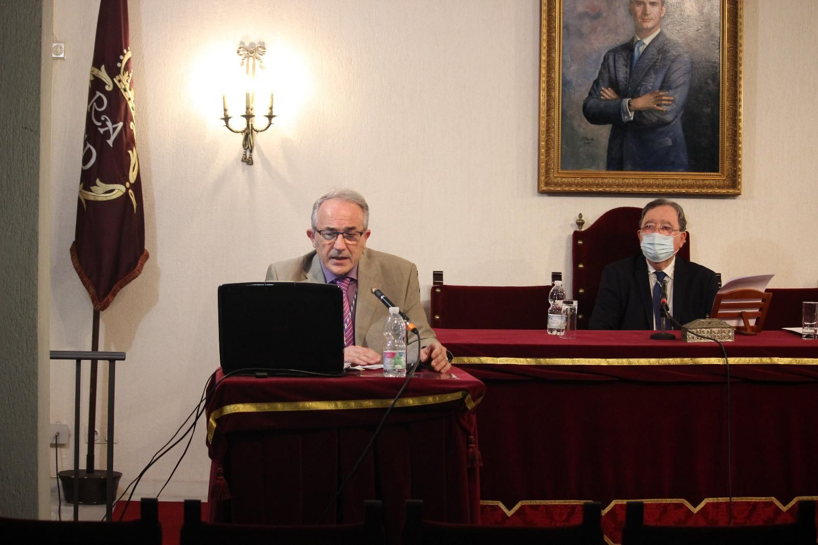 Un momento de la conferencia de José Luis Jiménez. Un momento de la conferencia de José Luis Jiménez.