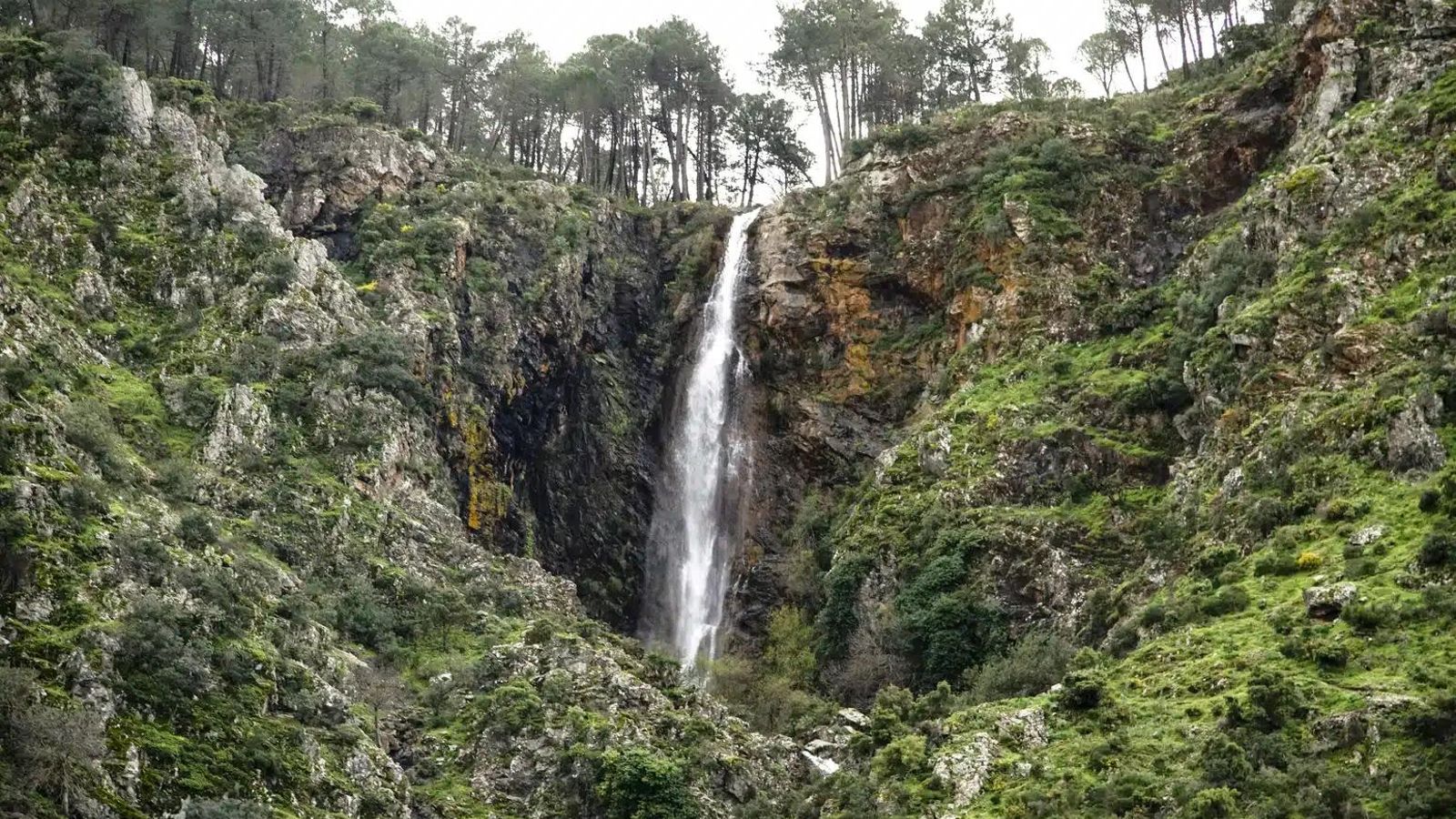 La cascada de la Rejía.