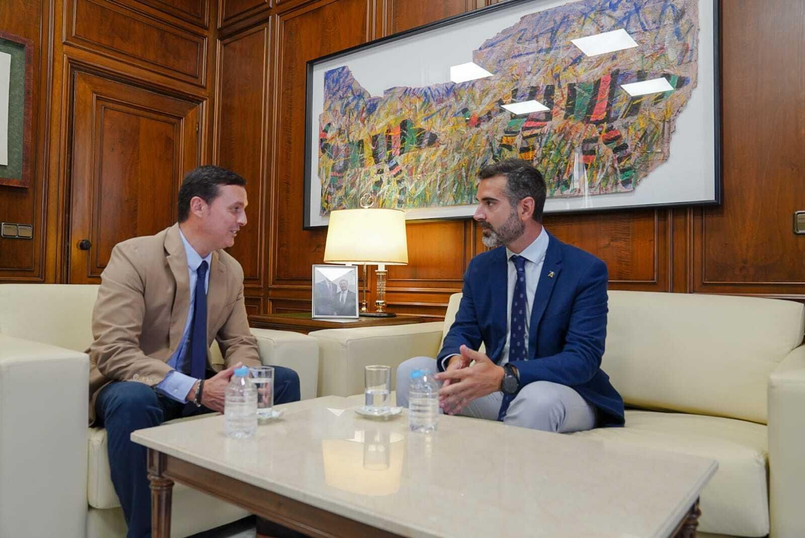 Javier A. García y Ramón Fernández-Pacheco, en la Diputación Provincial de Almería