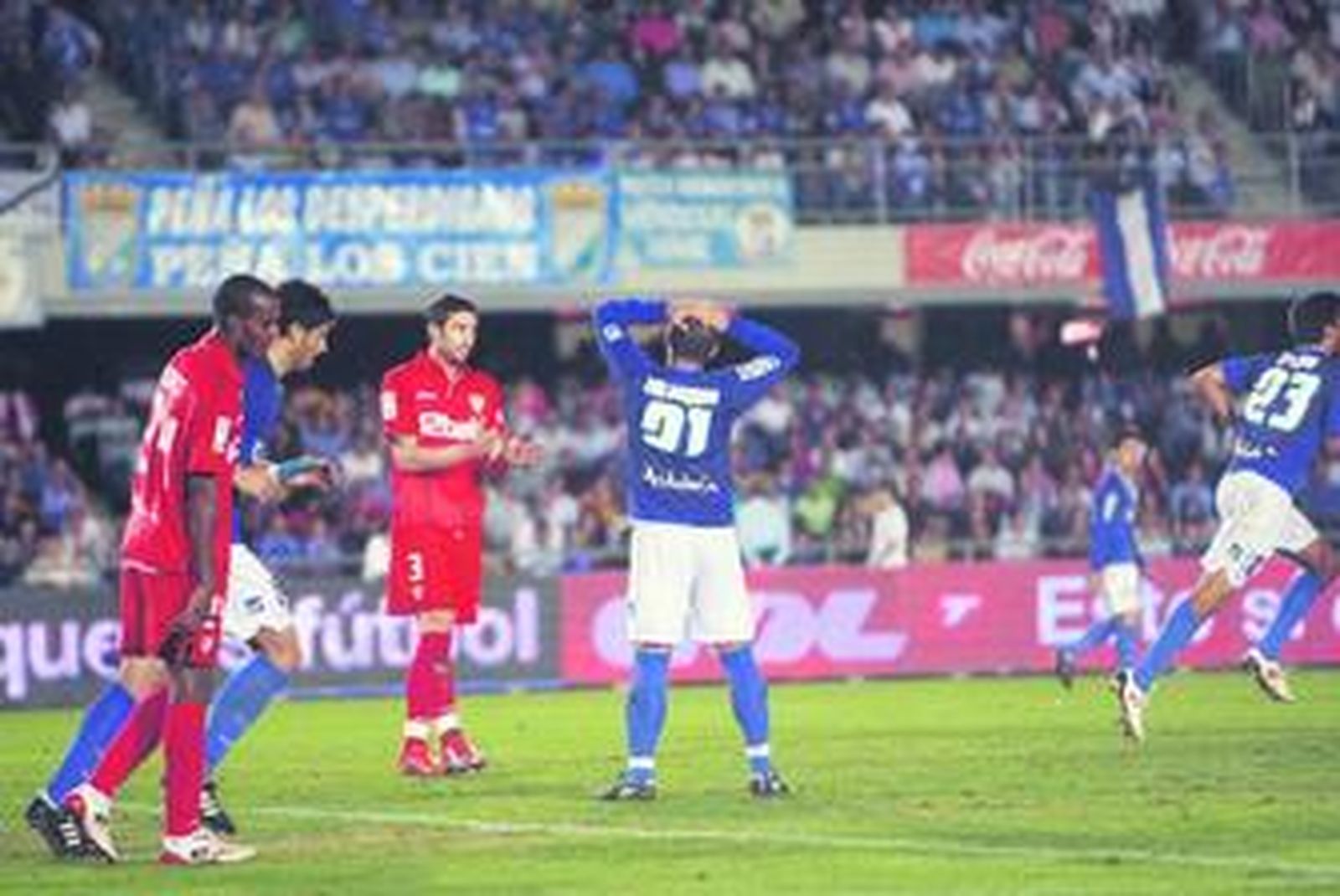 Maldonado se lamenta tras fallar una clara ocasión de gol ante el Sevilla.