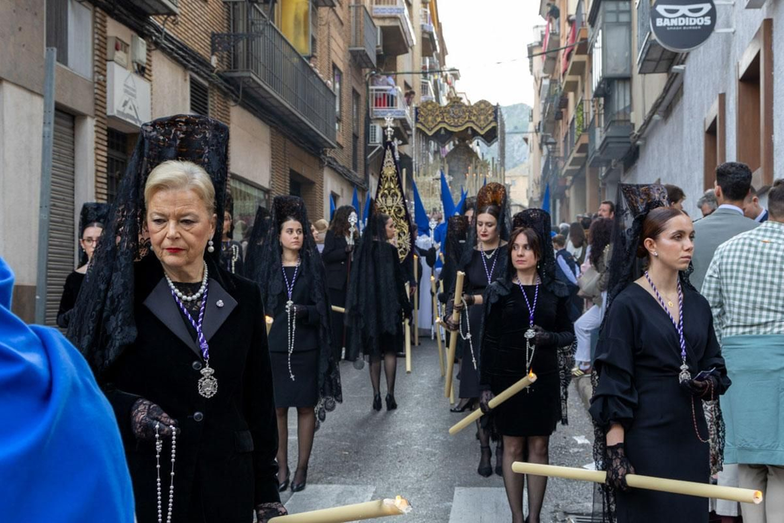 Los jiennenses arropan a las tres cofradías de la tarde en un Domingo de Ramos más caluroso de lo esperado (I)