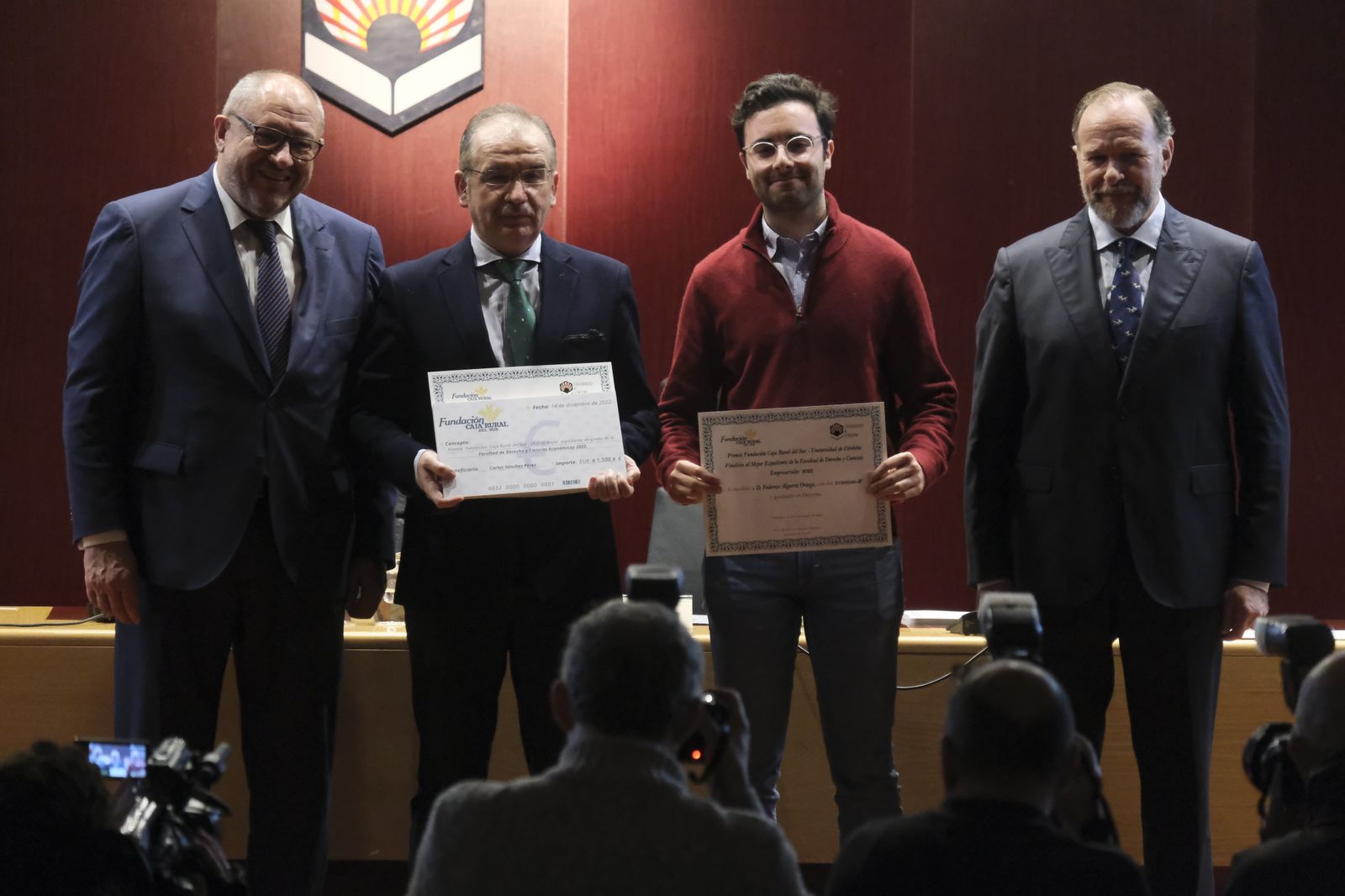 La entrega de premios de la Fundación Caja Rural del Sur a los mejores expediente de la Universidad de Córdoba, en imágenes