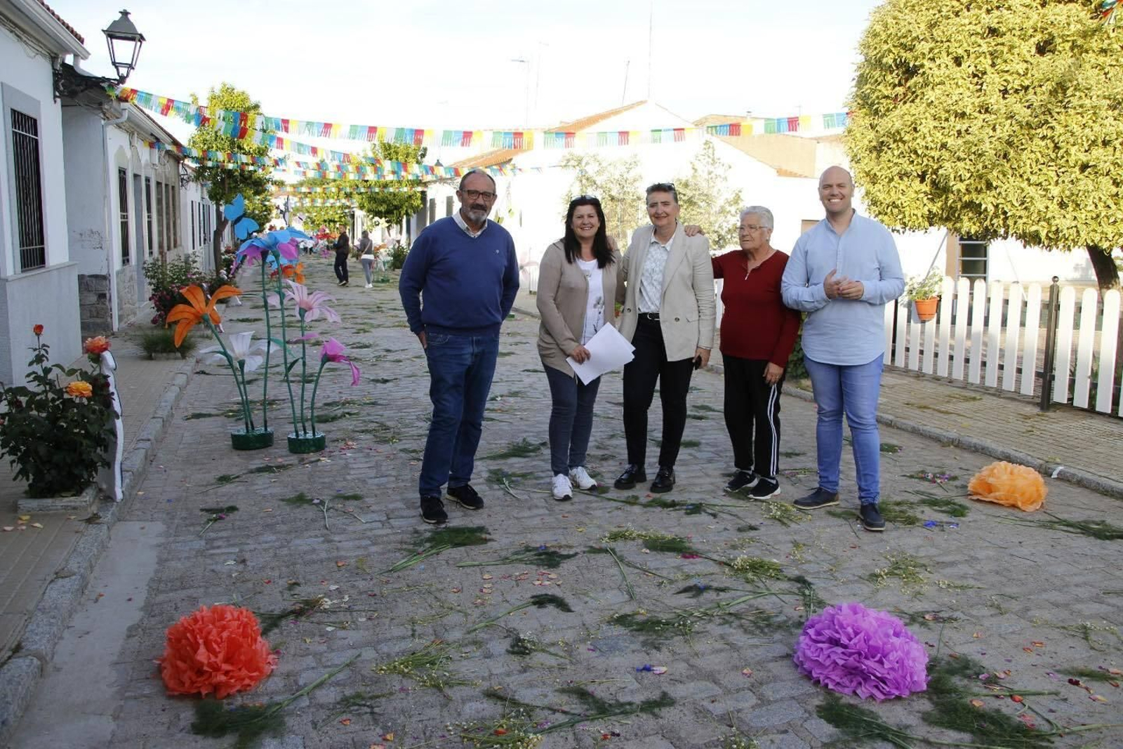 Un recorrido en imágenes por las Cruces de Mayo de Hinojosa del Duque