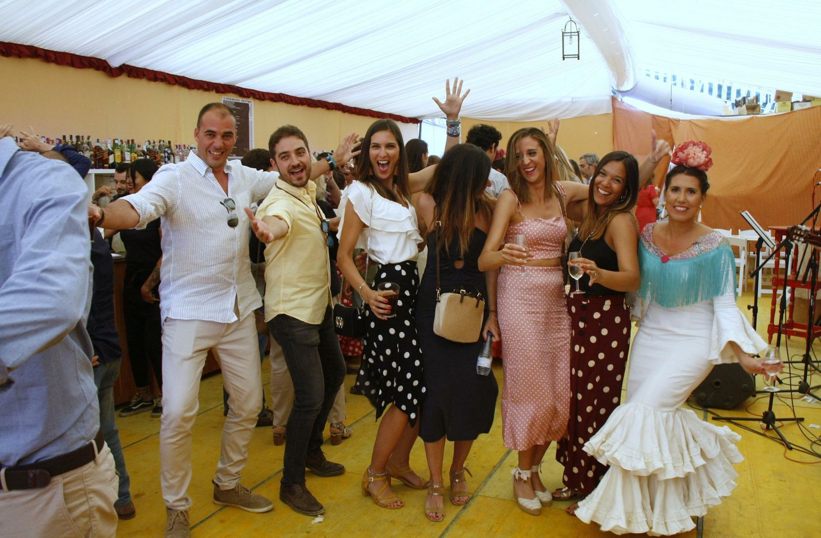 El sábado, tercer día de Feria, muchos amigos y grupos aprovecharon también para almorzar y tomar algo juntos.