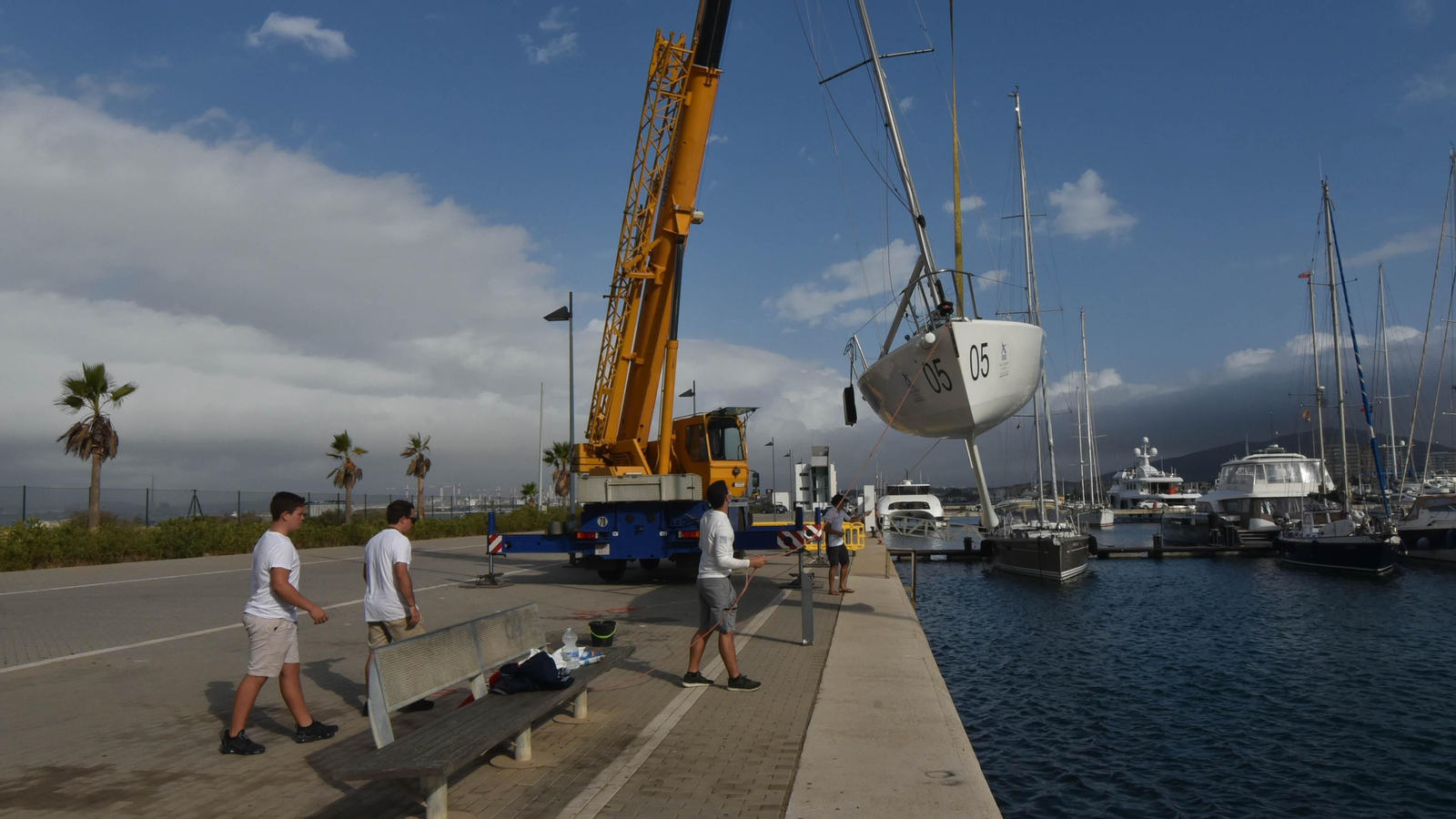 Fotos de los preparativos de la regata de vela J80 del Campeonato de España