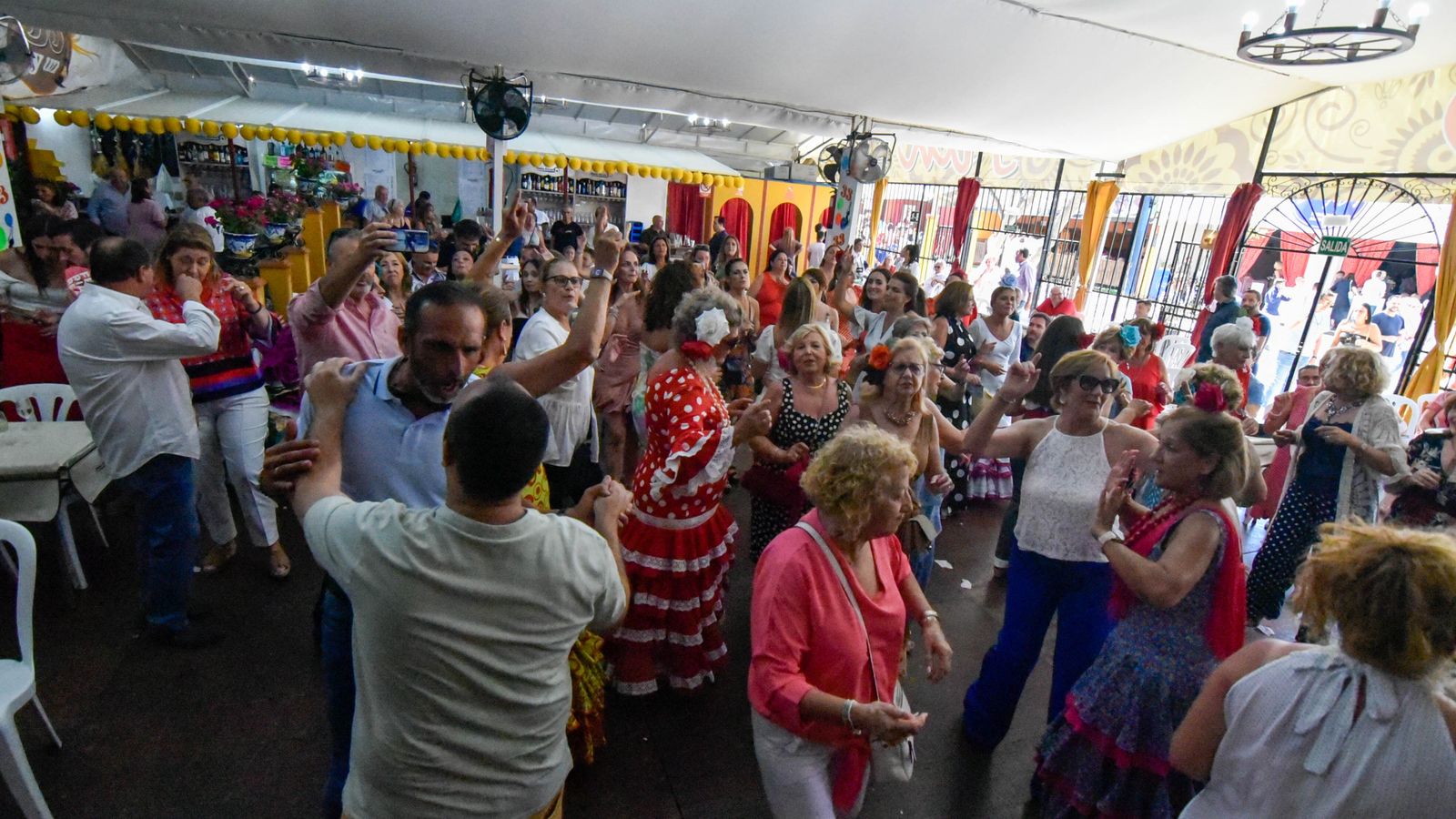 Fotos del miercoles en la Feria Real de Algeciras Dia de la Mujer