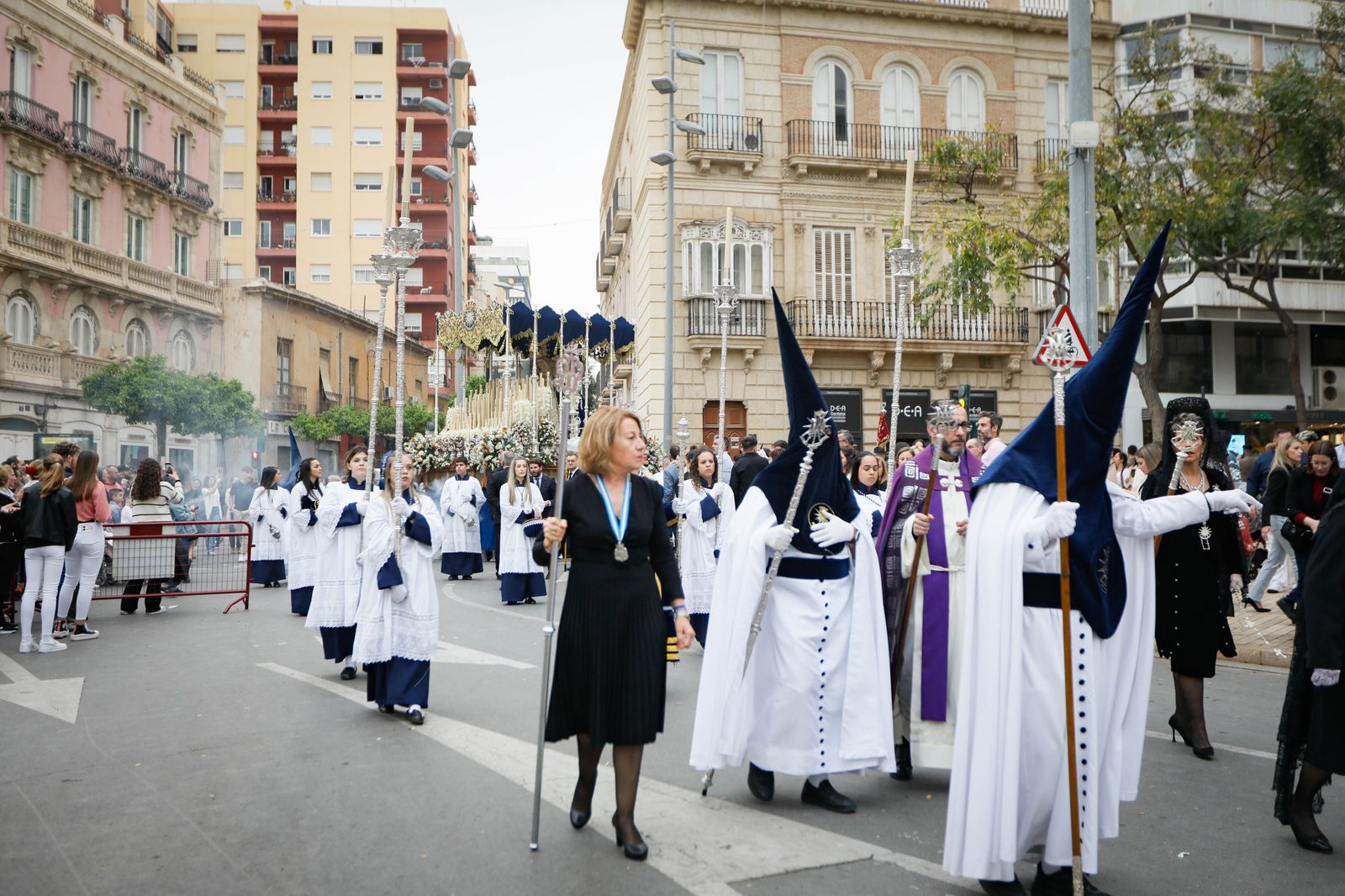 Mira como la cena sale a las calles de Almería tras las lluvias