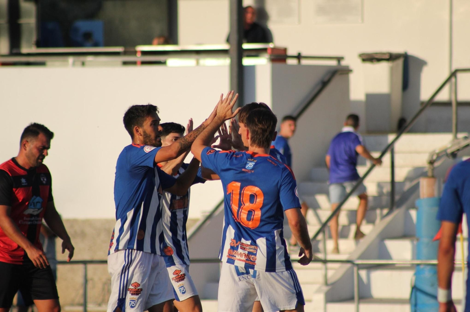 Las imágenes del triunfo del Xerez CD en el Trofeo Andrés Chacón