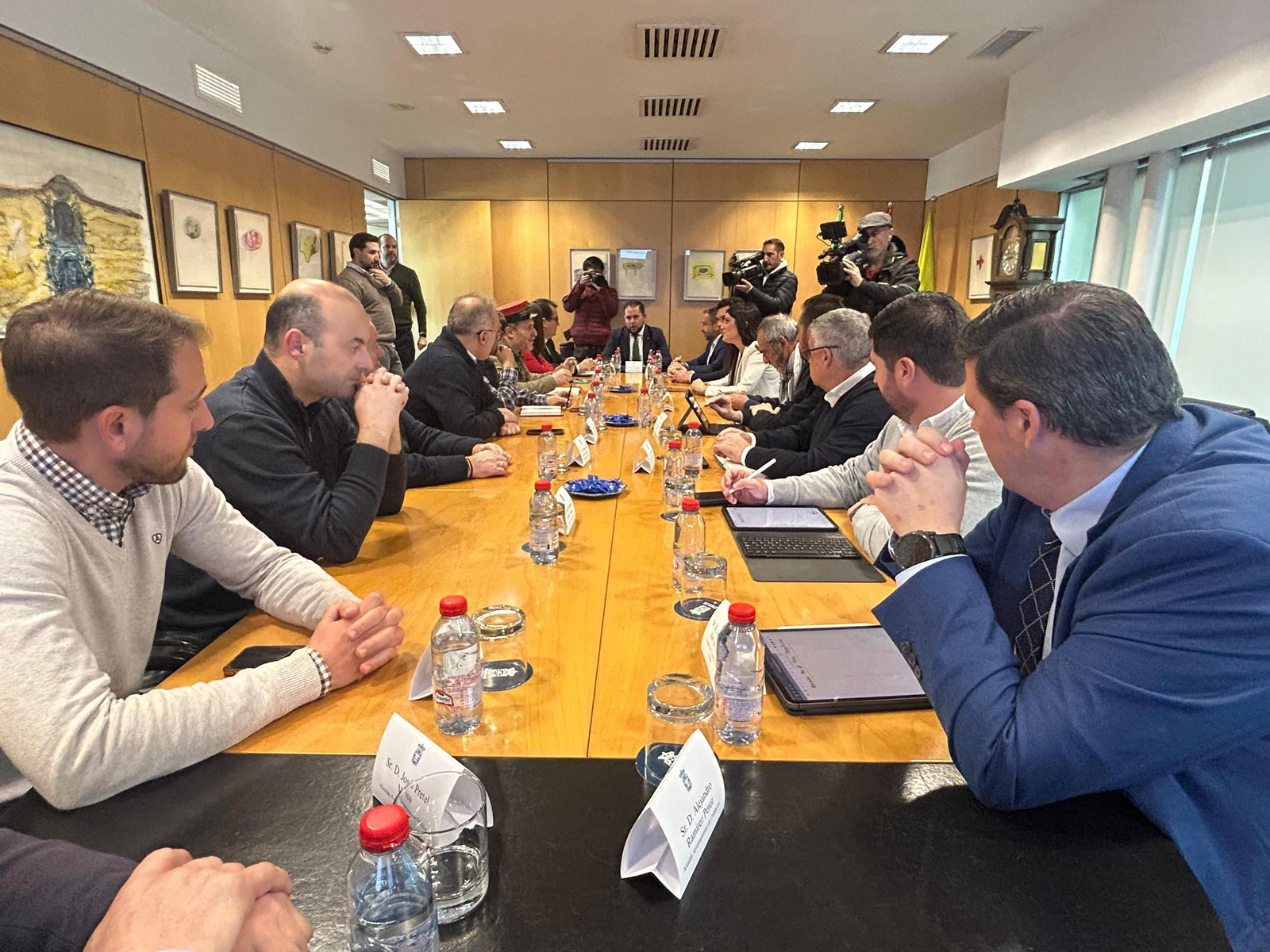Reunión de la Mesa en Defensa de la Línea Guadix, Baza y Lorca.