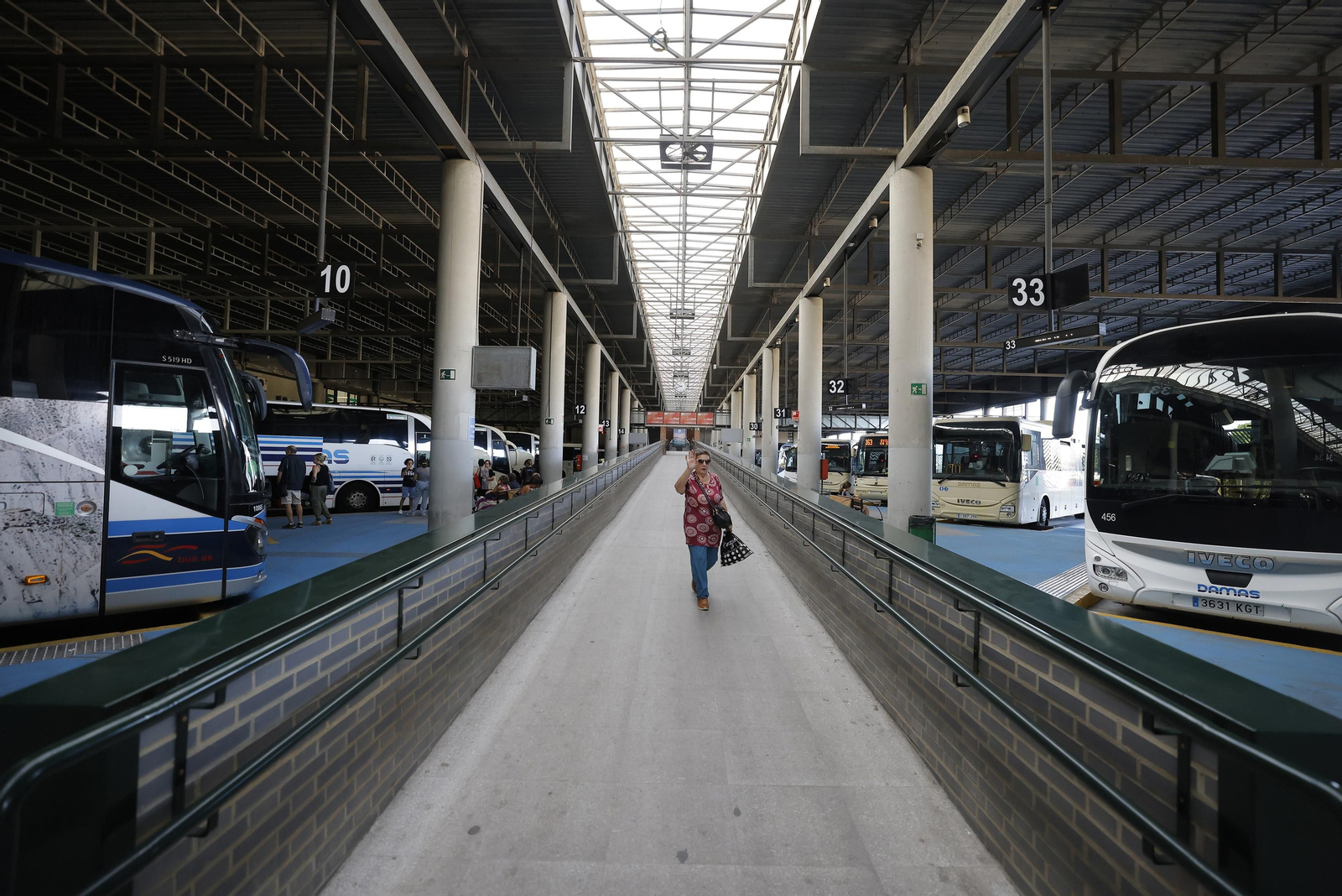 La nueva rampa de acceso a los andenes se adapta a la normativa de accesibilidad.