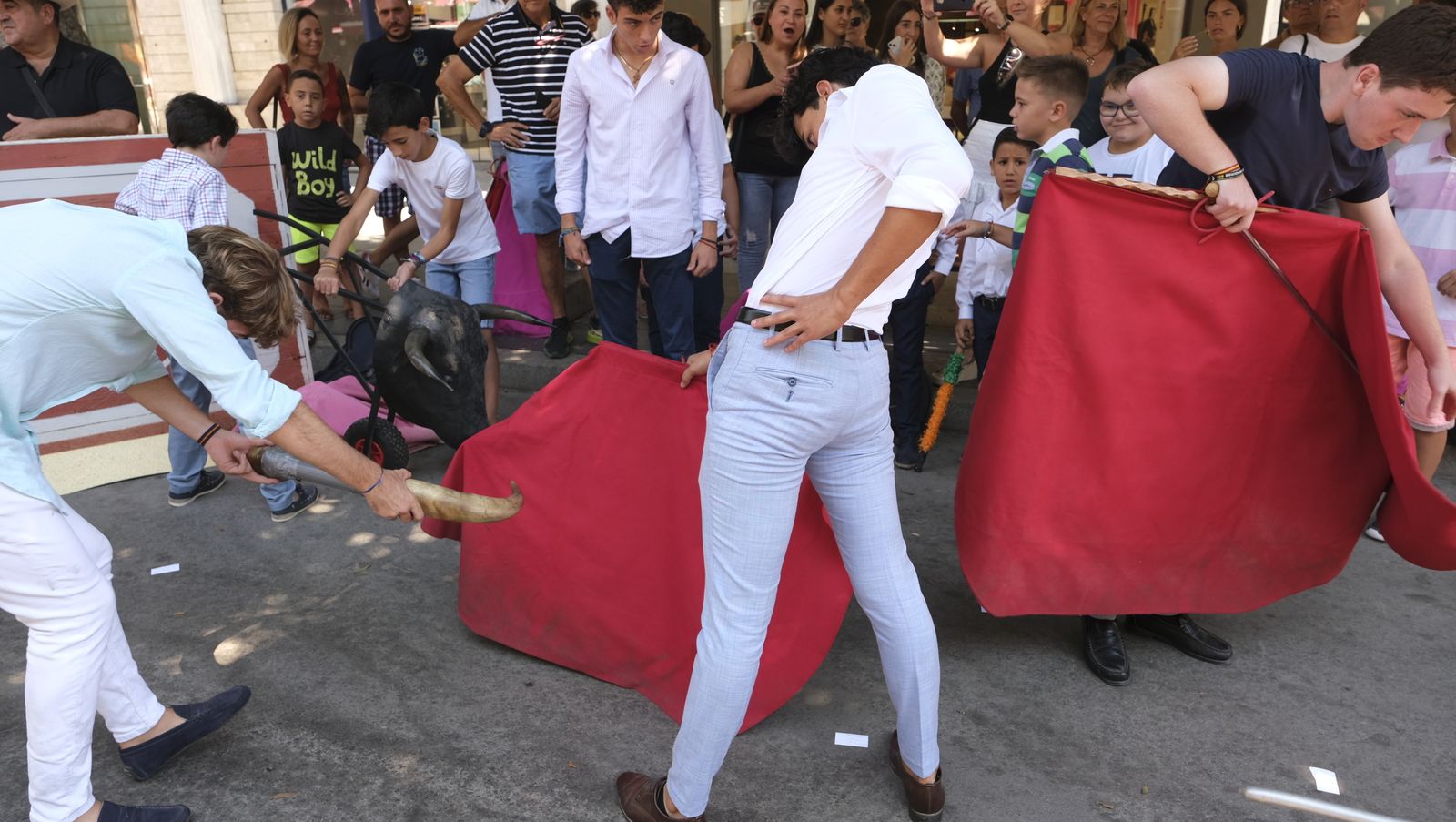 Imágenes de la exhibición de toreo de salón por la Escuela Taurina de Almería, en la Feria de Almería 2022