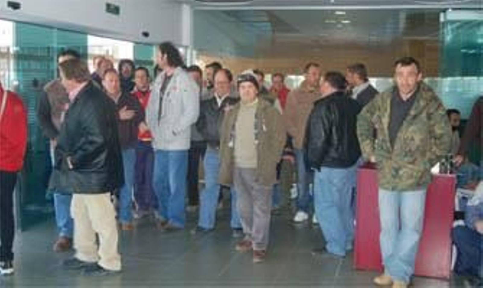 Los empleados de los vertederos se concentran mañana ante la planta de residuos de Alhendín
