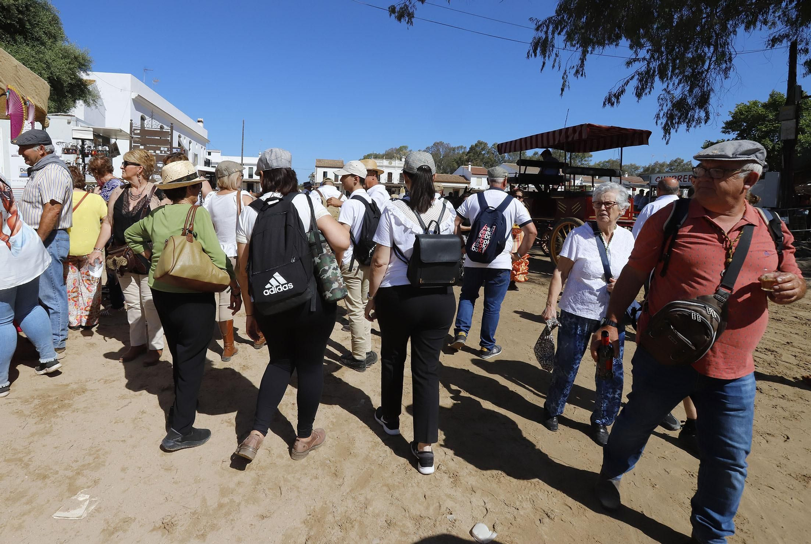 Ambiente en la aldea del Rocío en la jornada del sábado