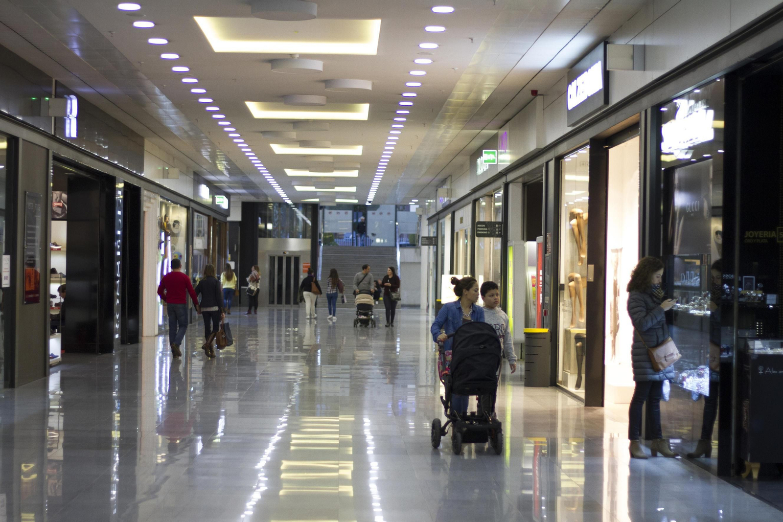 Centro comercial El Serrallo