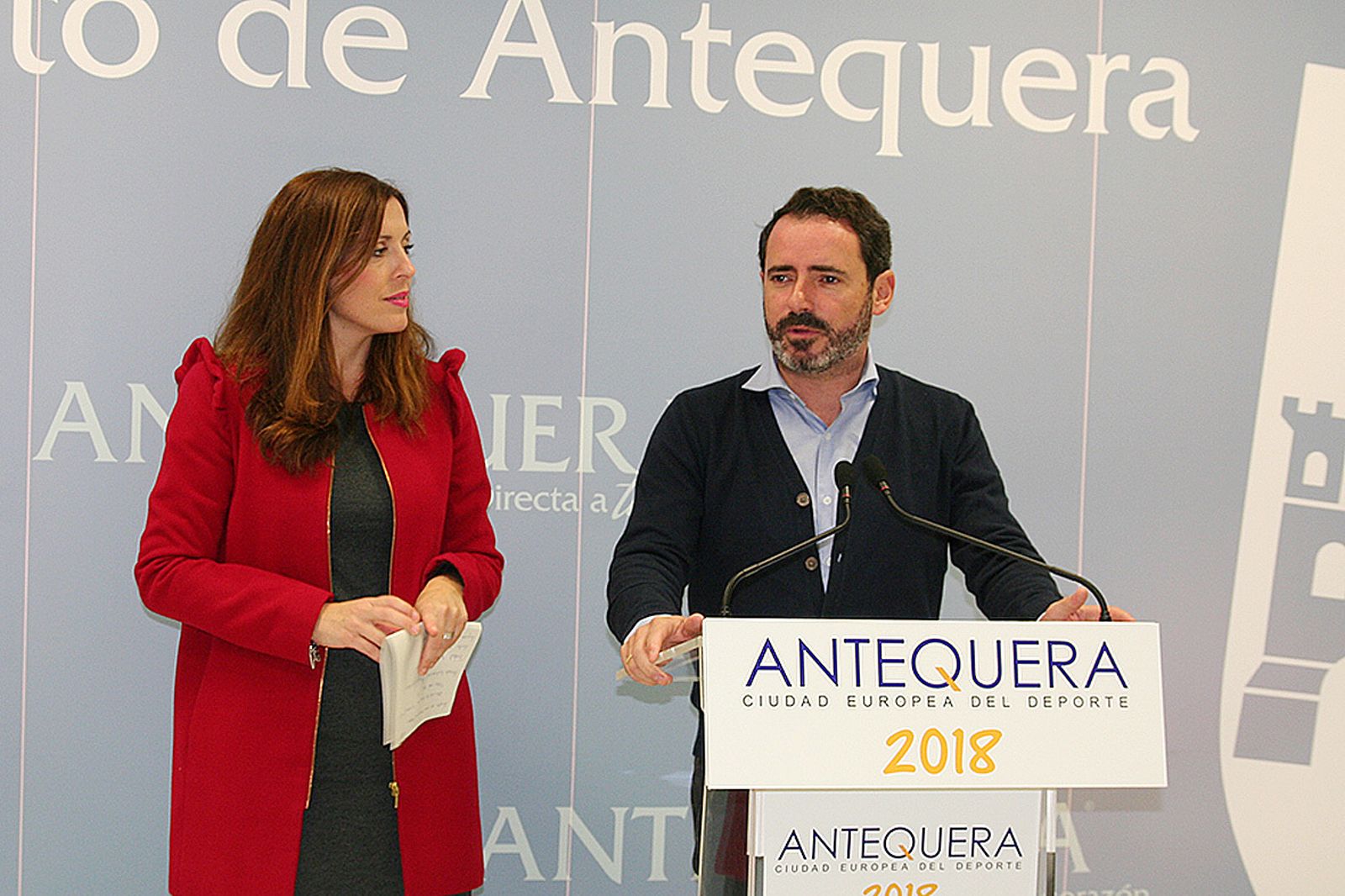 Bravo y Carmona en la presentación de la plantación.