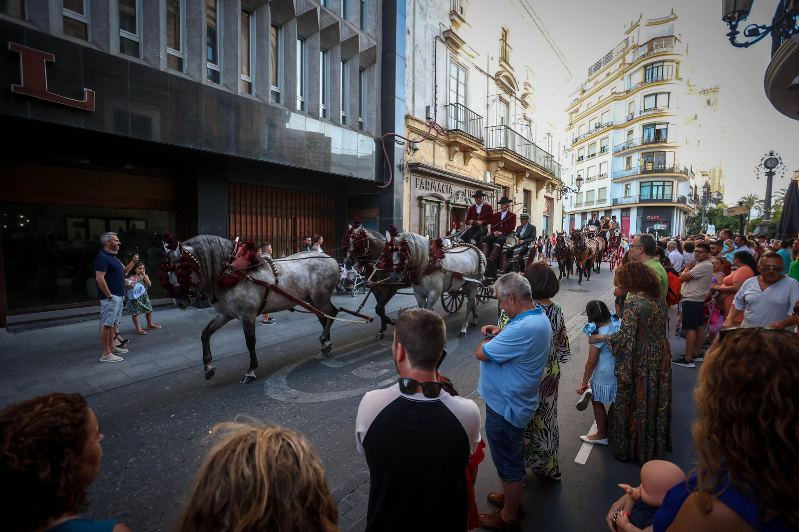 Búscate en la Parada Hípica por el 50 aniversario de Real Escuela en Jerez