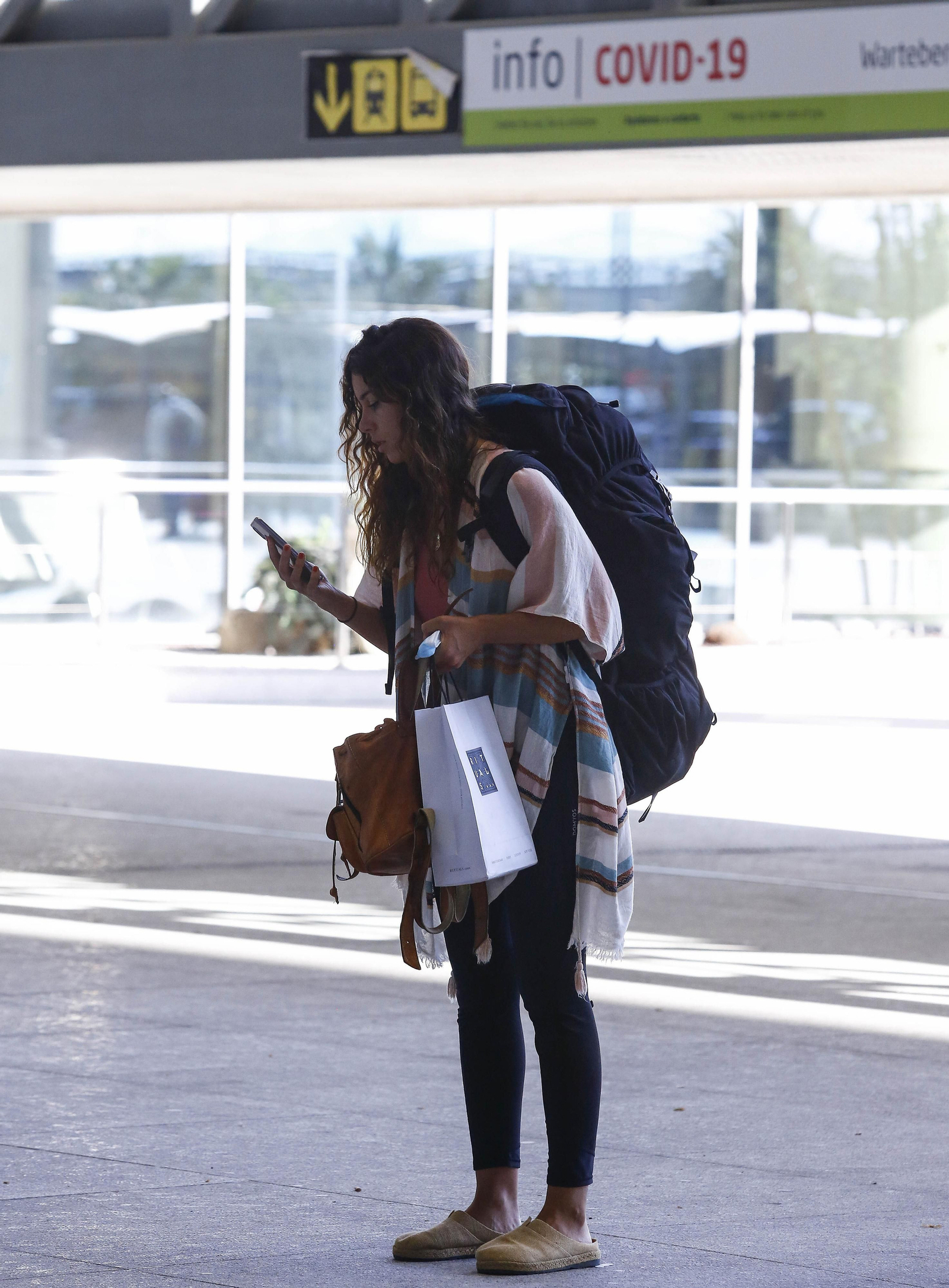 Las fotos de los primeros turistas internacionales en el aeropuerto de Málaga