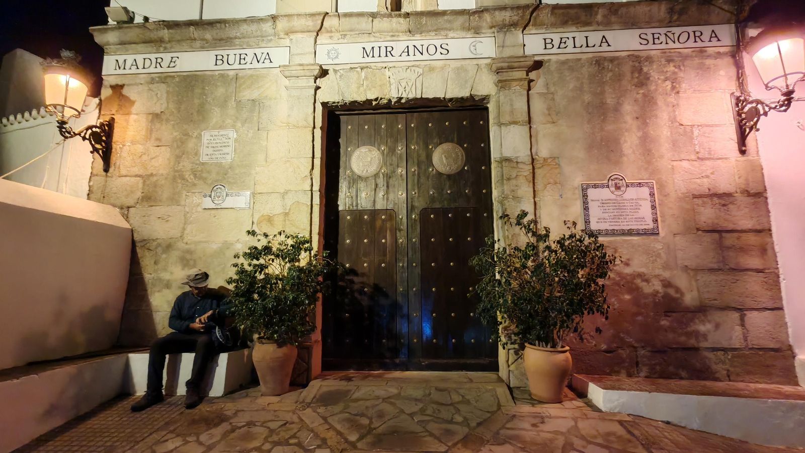 Partida desde la iglesia de Facinas.