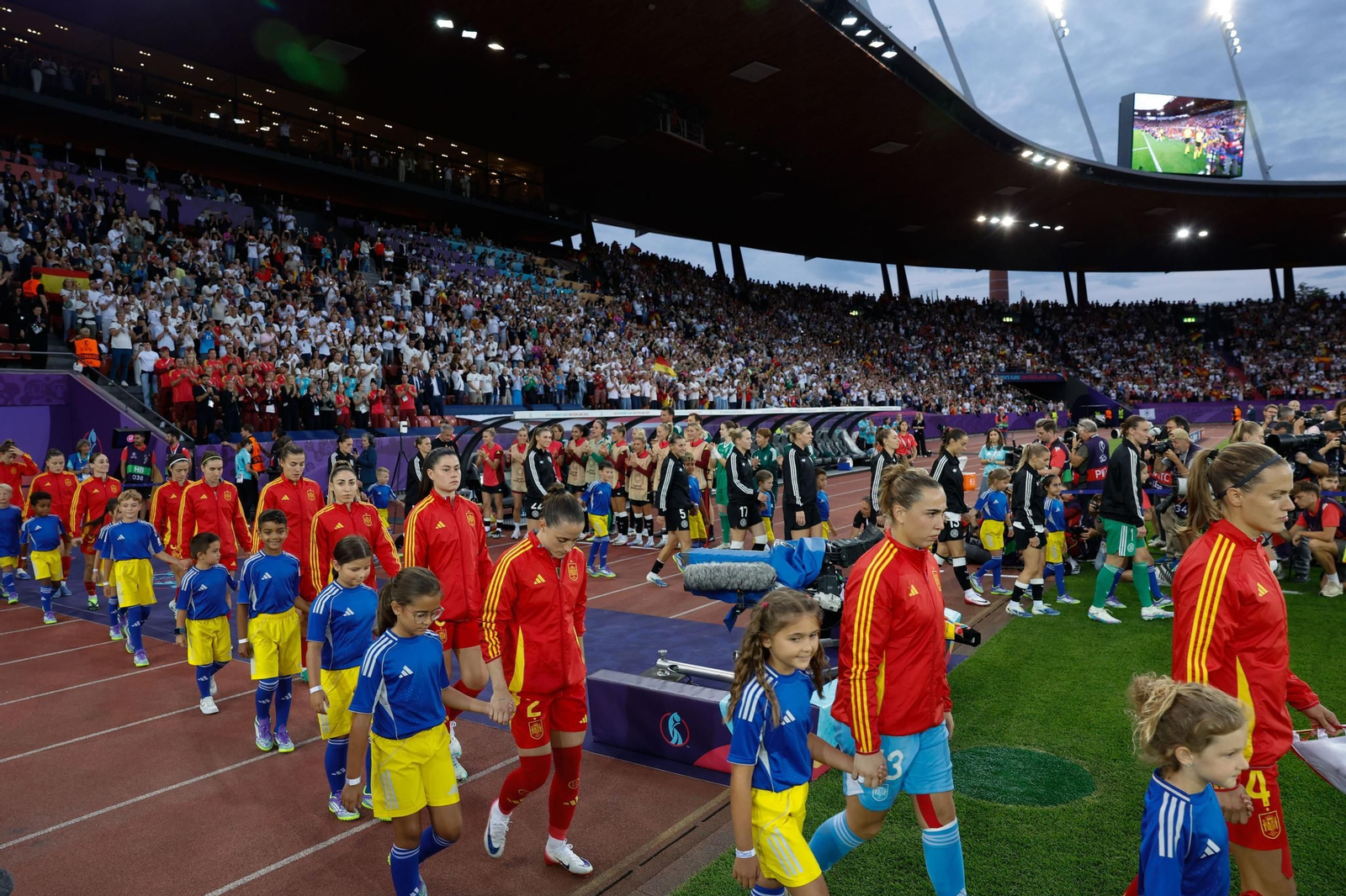 Las mejores imágenes de la semifinal Alemania - España de la Eurocopa femenina