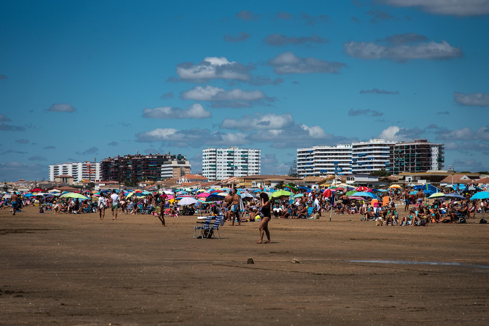 Imágenes del último fin de semana de agosto en las playas de Huelva