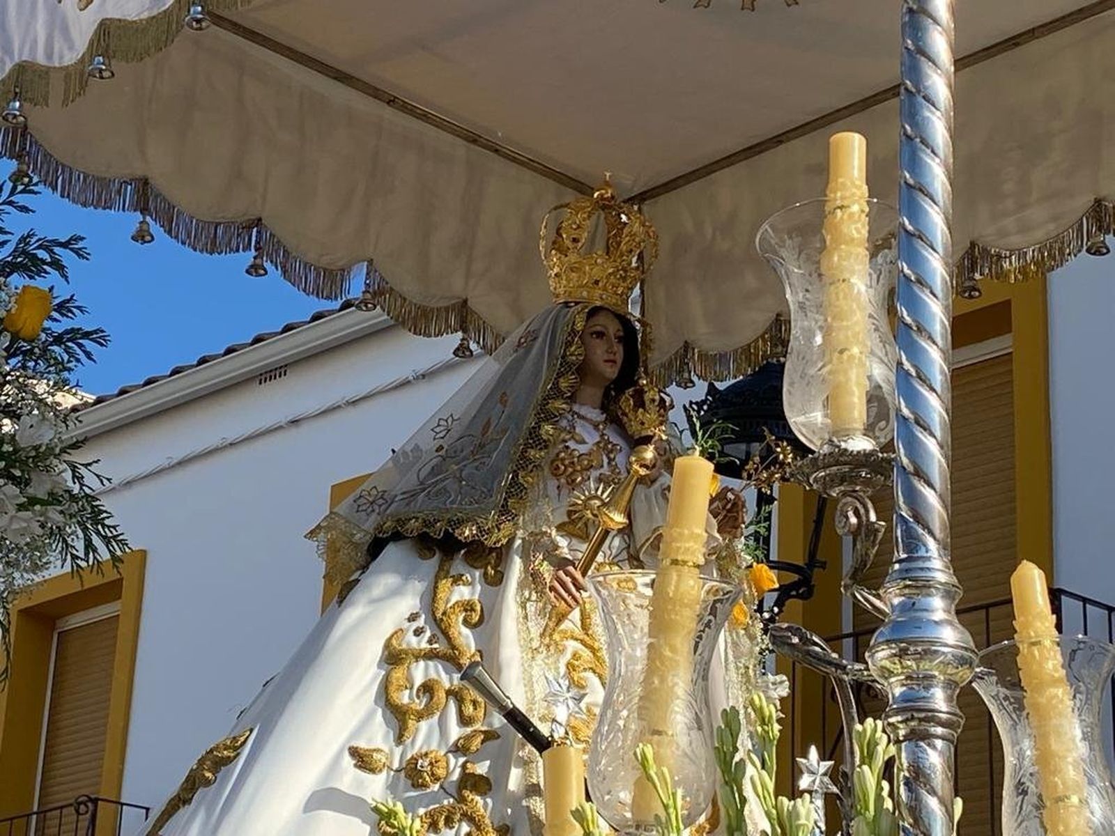 Las fotografías de la procesión de la Virgen del Sol por las calles de Adamuz