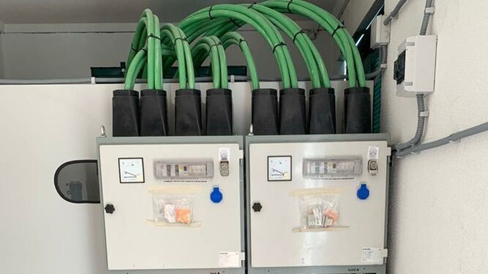 La brigada especial de Endesa en la zona Norte recupera al día 20 fusibles afectados por sobrecarga