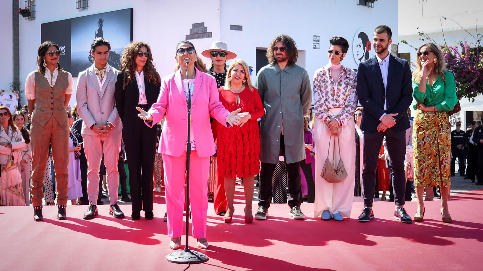 Toda la familia de Lola Flores y muchos famosos en Jerez en la inauguración de su Centro Cultural Toda la familia de Lola Flores y muchos famosos en Jerez en la inauguración de su Centro Cultural