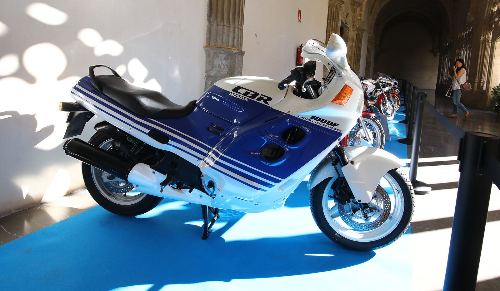 Imágenes de la ' Exposición de Motos Clásicas' en los Claustros