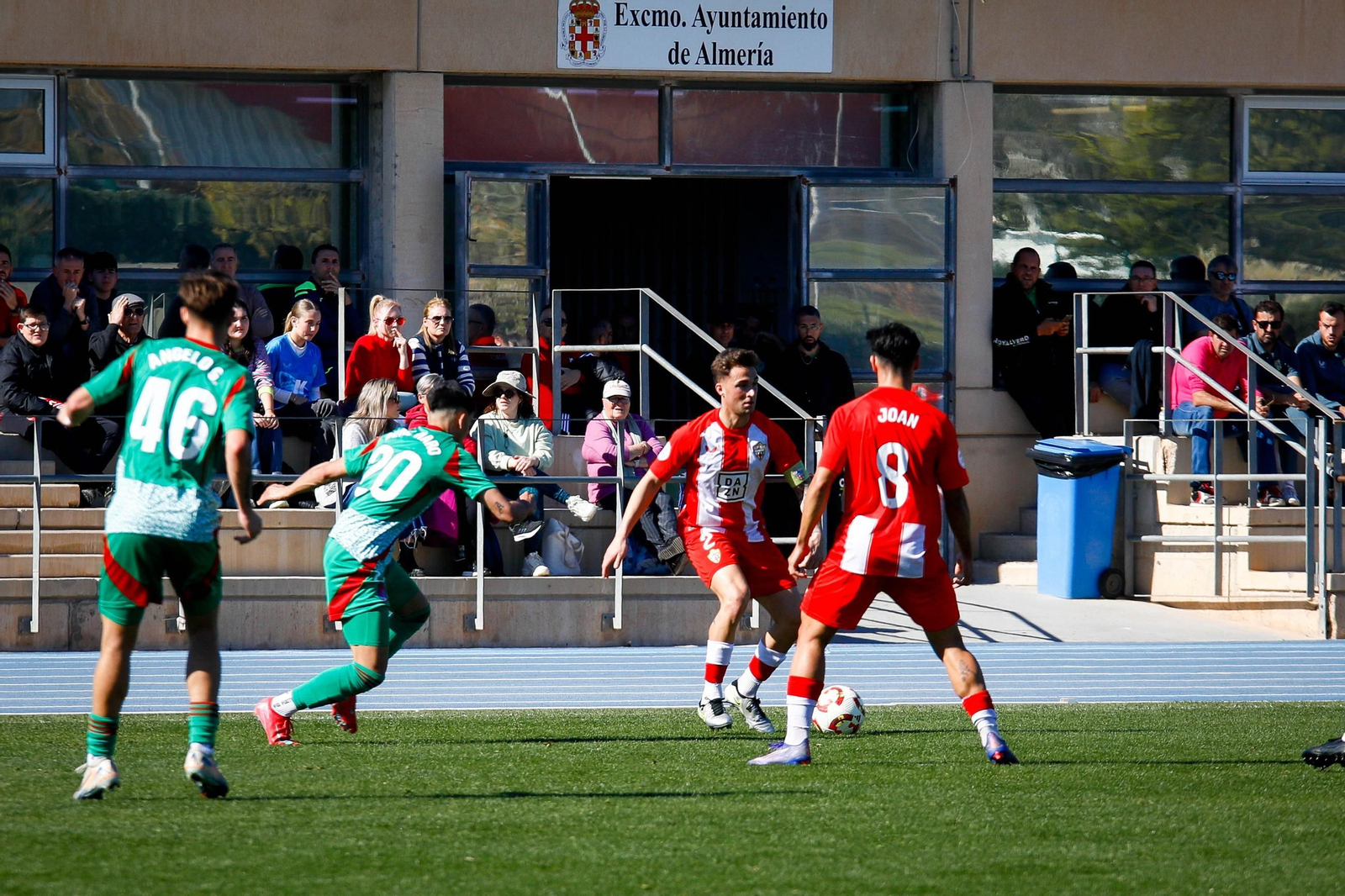 Las imágenes de Segunda RFEF entre Almeria B y recreativo de Granada