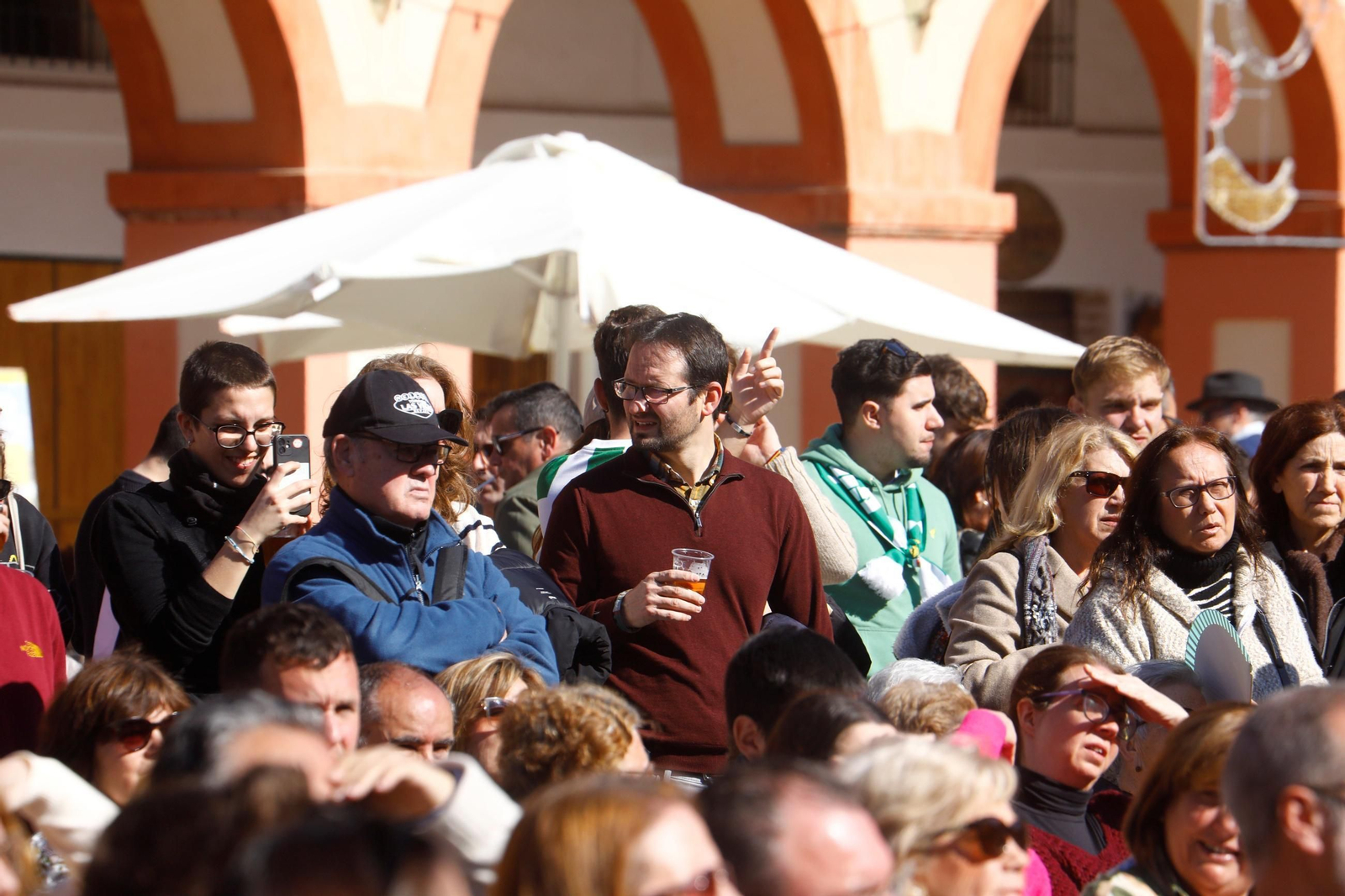 Las mejores imágenes de la salmorejá que da comienzo al Carnaval de Córdoba 2025
