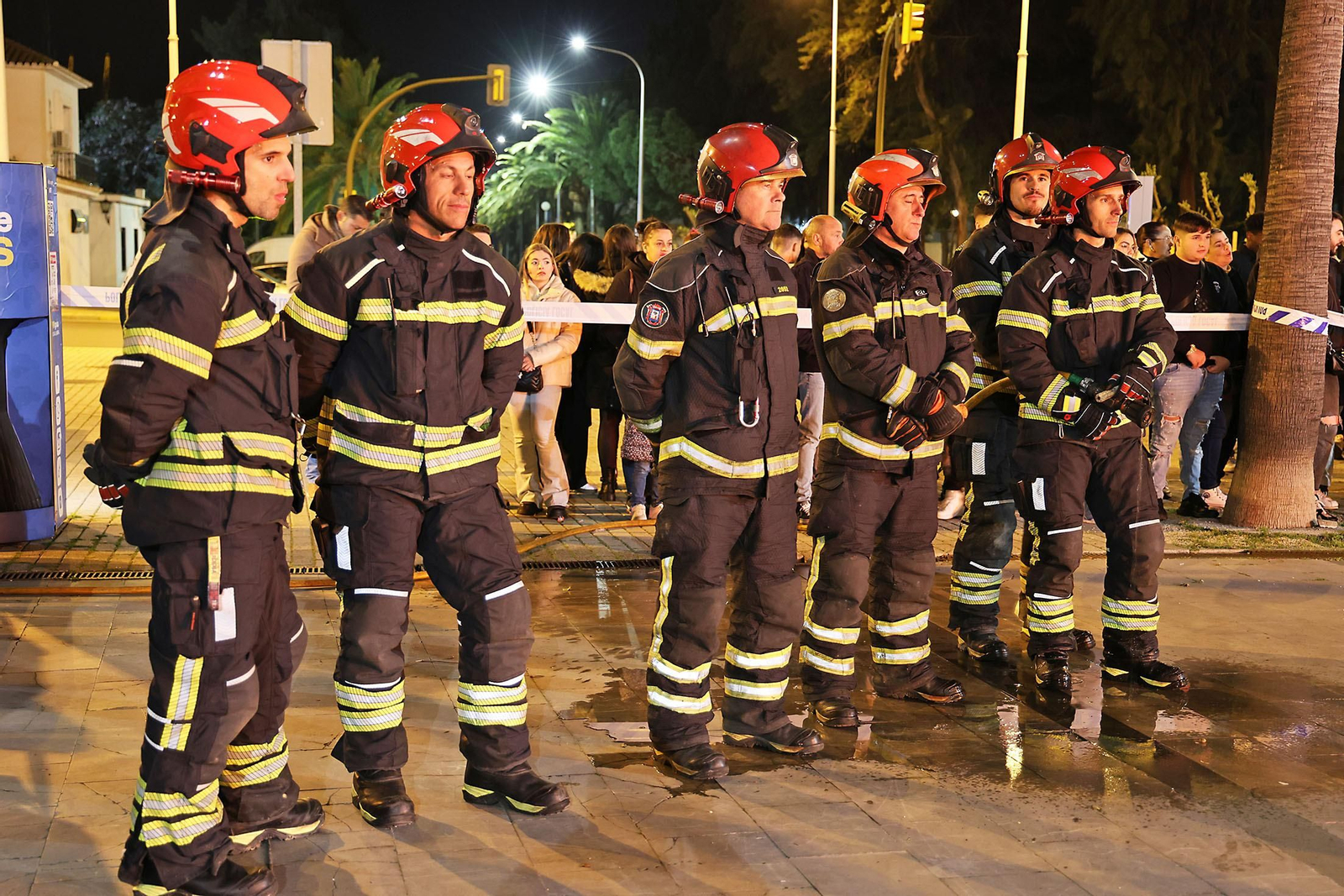 Imágenes del entierro del choco por las calles de Huelva