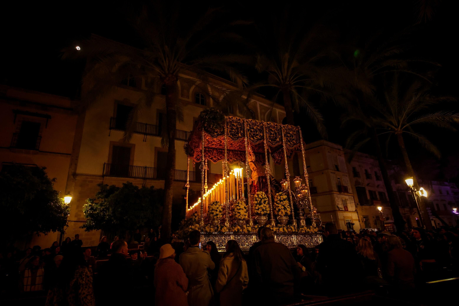 Madrugada del Viernes Santo en Jerez: imágenes de la Noche de Jesús