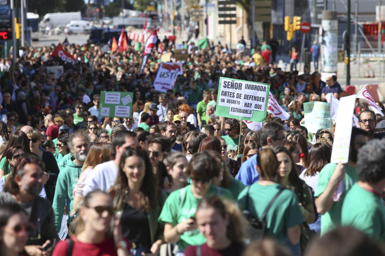 La manifestación por la huelga educativa en Málaga, en fotos