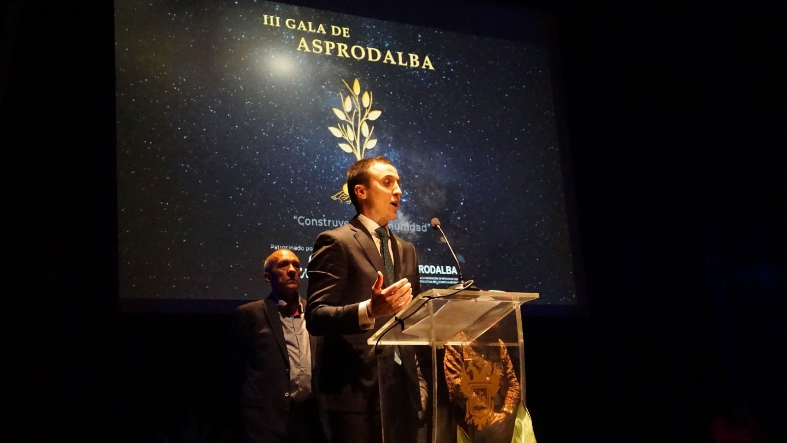 El alcalde de Vera, Alfonso García, intervino durante la gala.