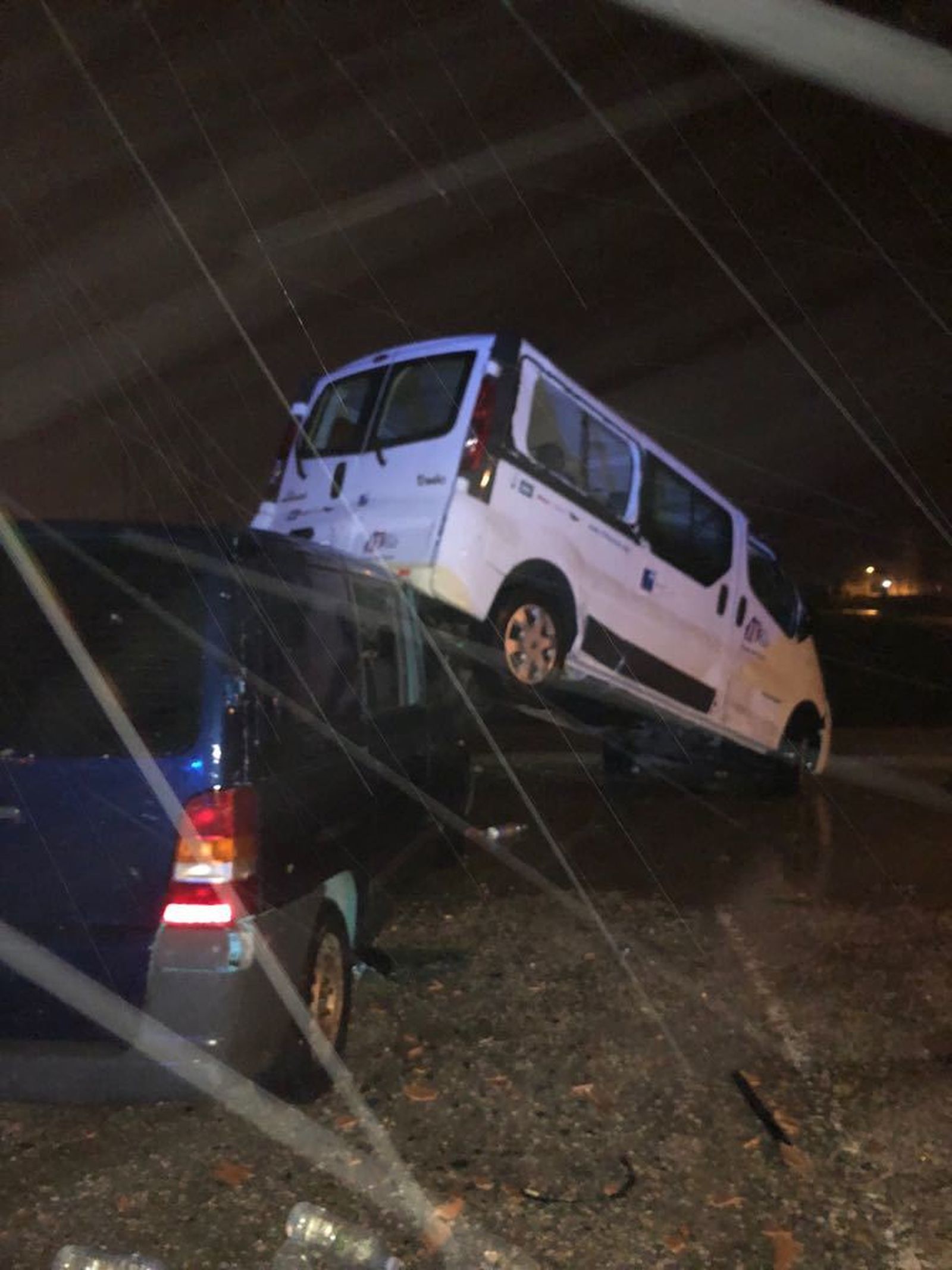 Un tornado causa estragos en Puerto Sherry