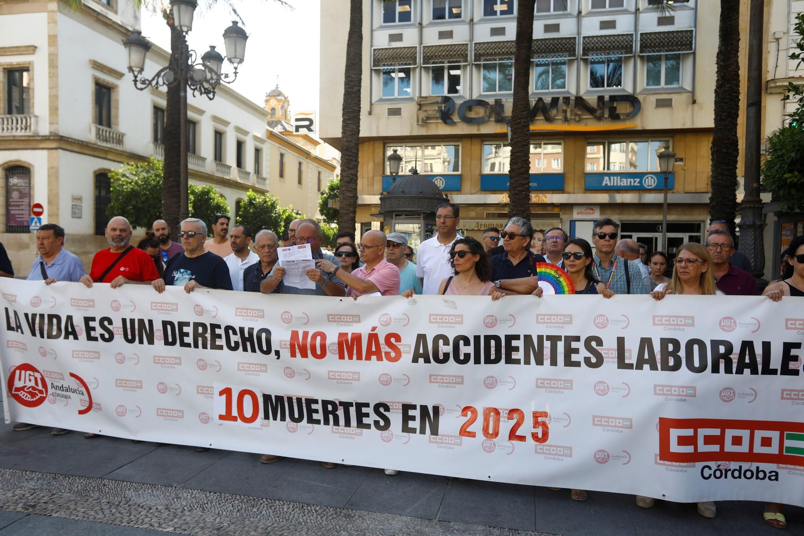 En imágenes, la concentración por los fallecidos en accidente laboral en Córdoba