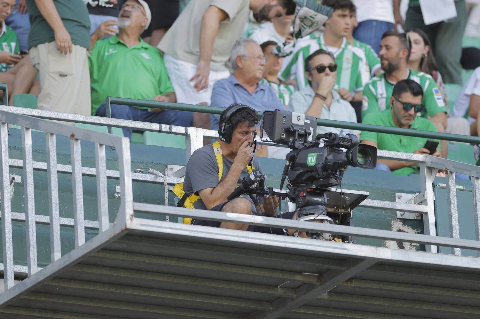 Búscate en la fotos del Betis-Sparta