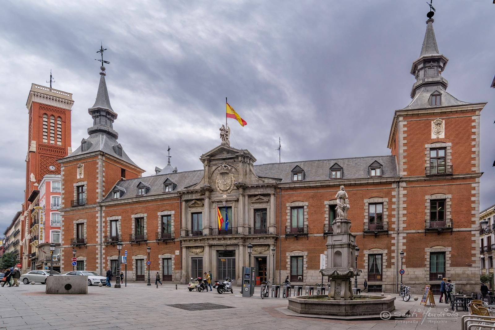 El Palacio de Santa Cruz, sede del Ministerio de Exteriores de España.