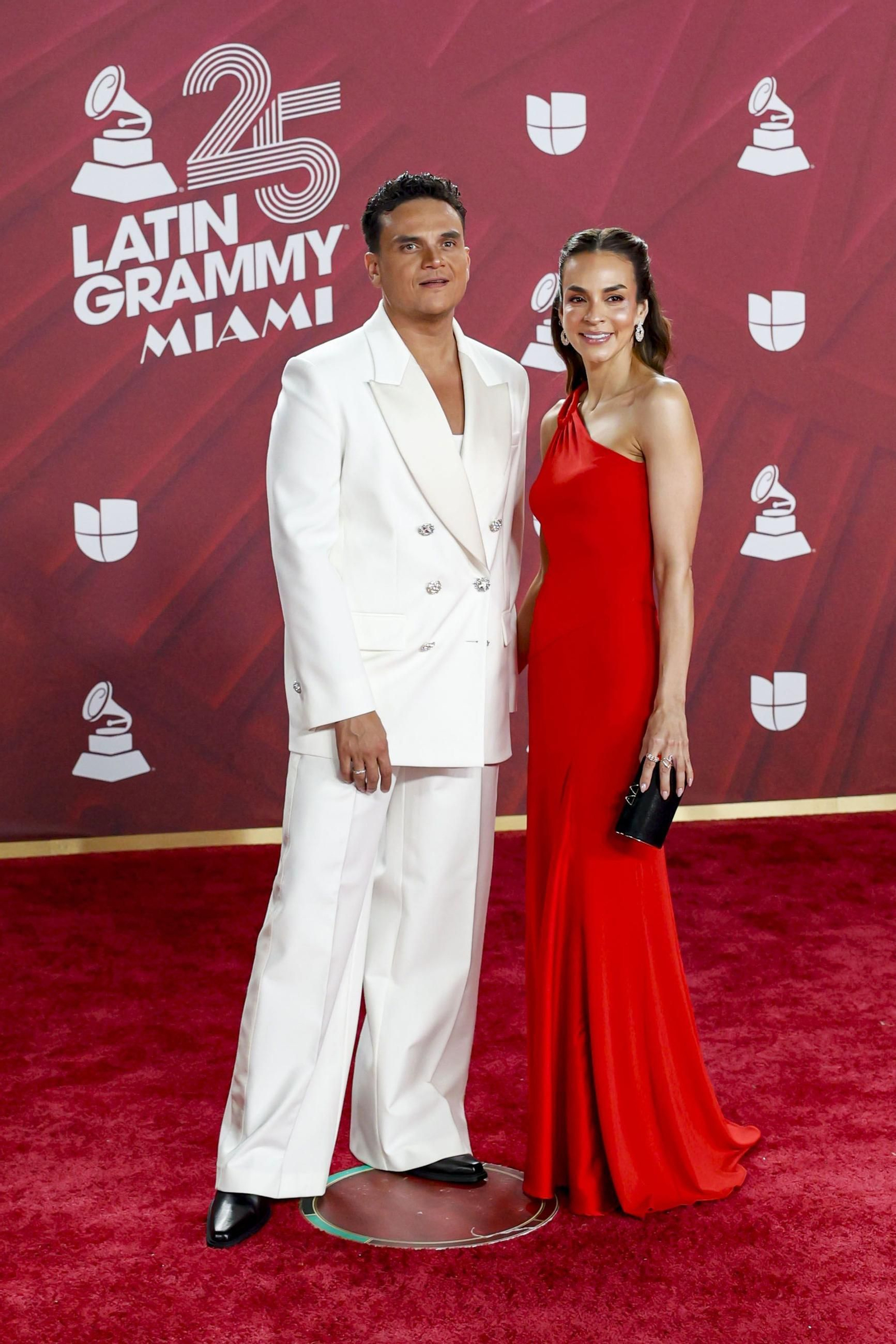Todos los famosos, tendencias y curiosidades en la alfombra roja de la 25 edición de los Grammy Latinos