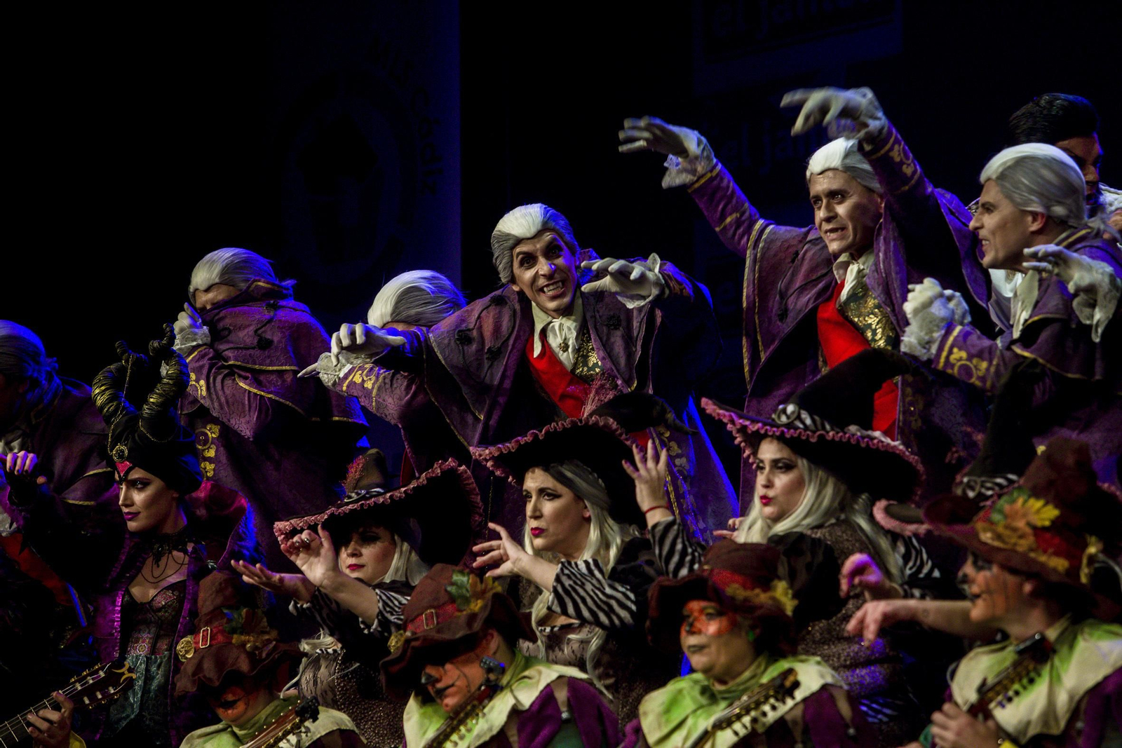 Coro Al sonar las doce.