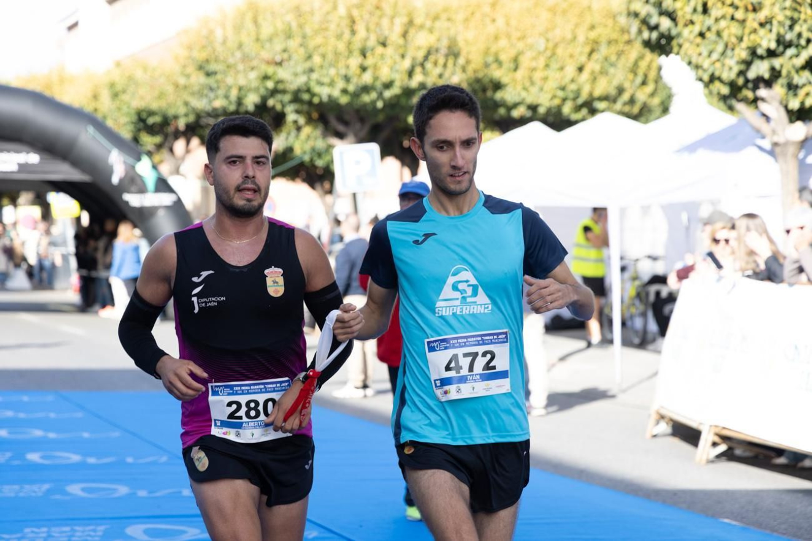 En imágenes: multitudinaria e histórica XXIX Media Maratón 'Ciudad de Jaén' y 10k en memoria de Paco Manzaneda (2)