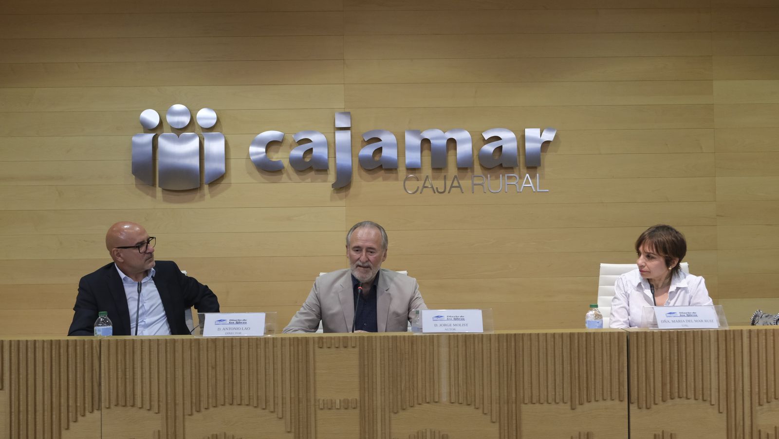 Fotogalería de Diario de los Libros, con el escritor Jorge Molist