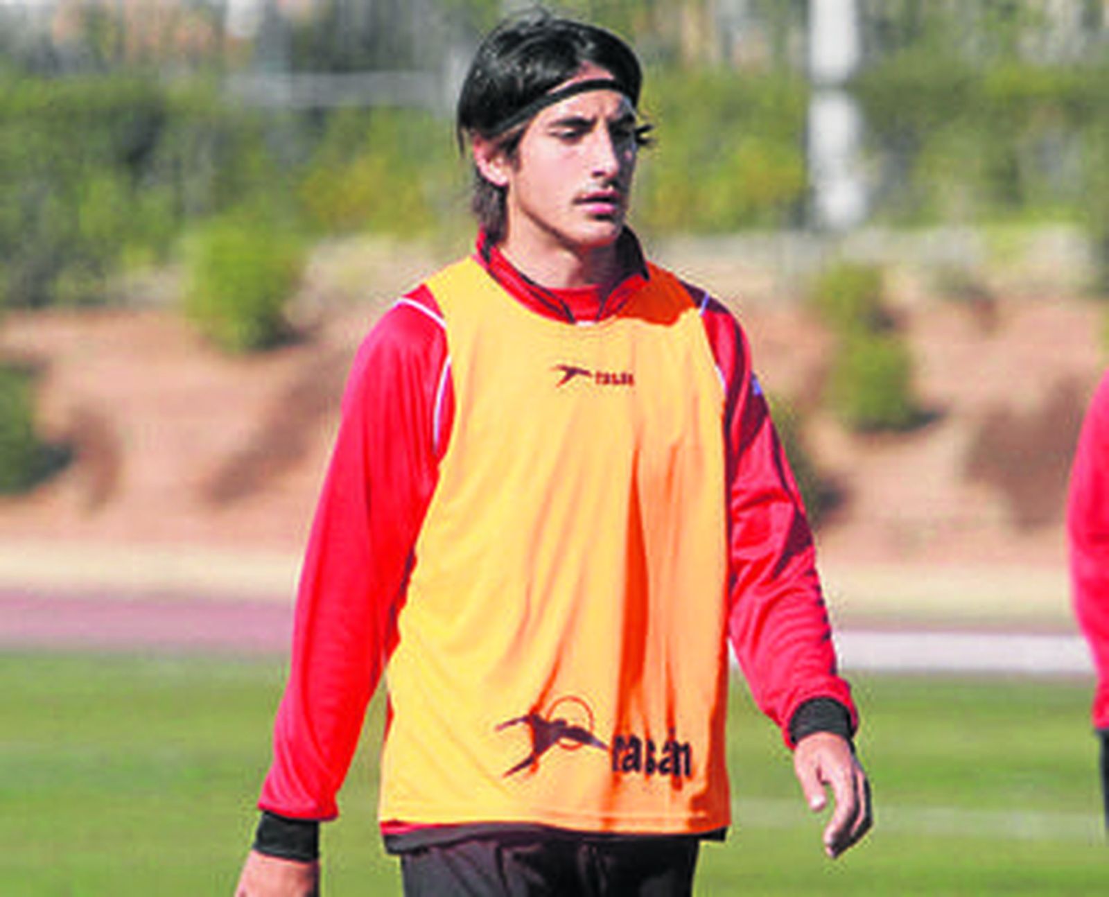 Pablo Pallarés, con una cinta en el pelo.