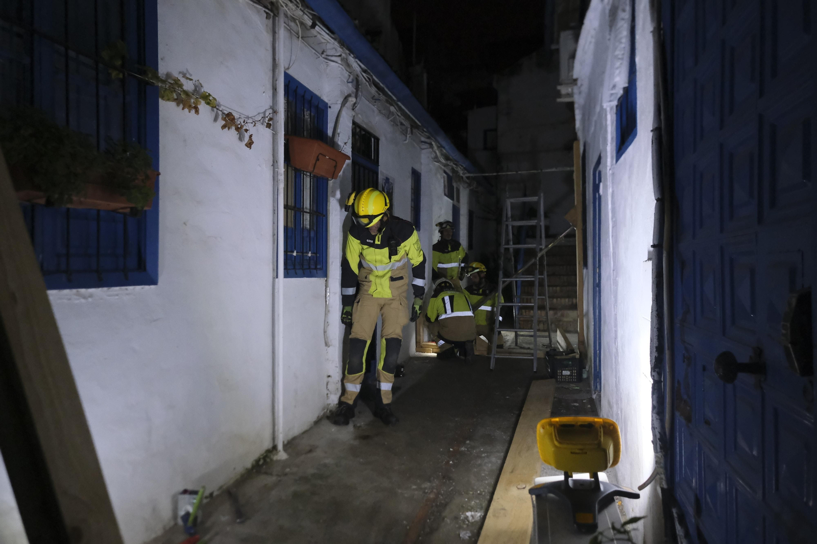 El desalojo de la casa de paso de La Lagunilla en Córdoba, en fotografías