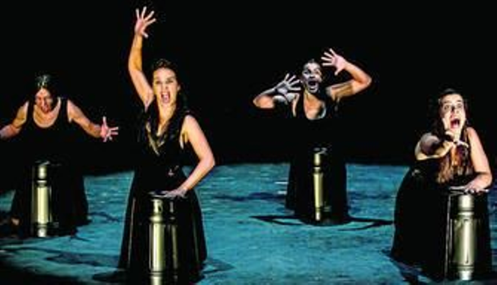 Representación de 'Restos/Fedra', la propuesta que la compañía Atalaya-TNT llevará a Itálica.