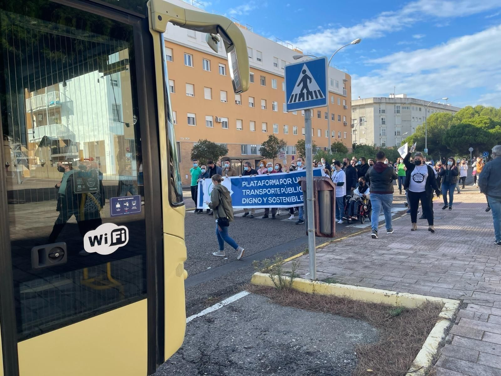 Concentración en la barriada Río San Pedro por un transporte digno