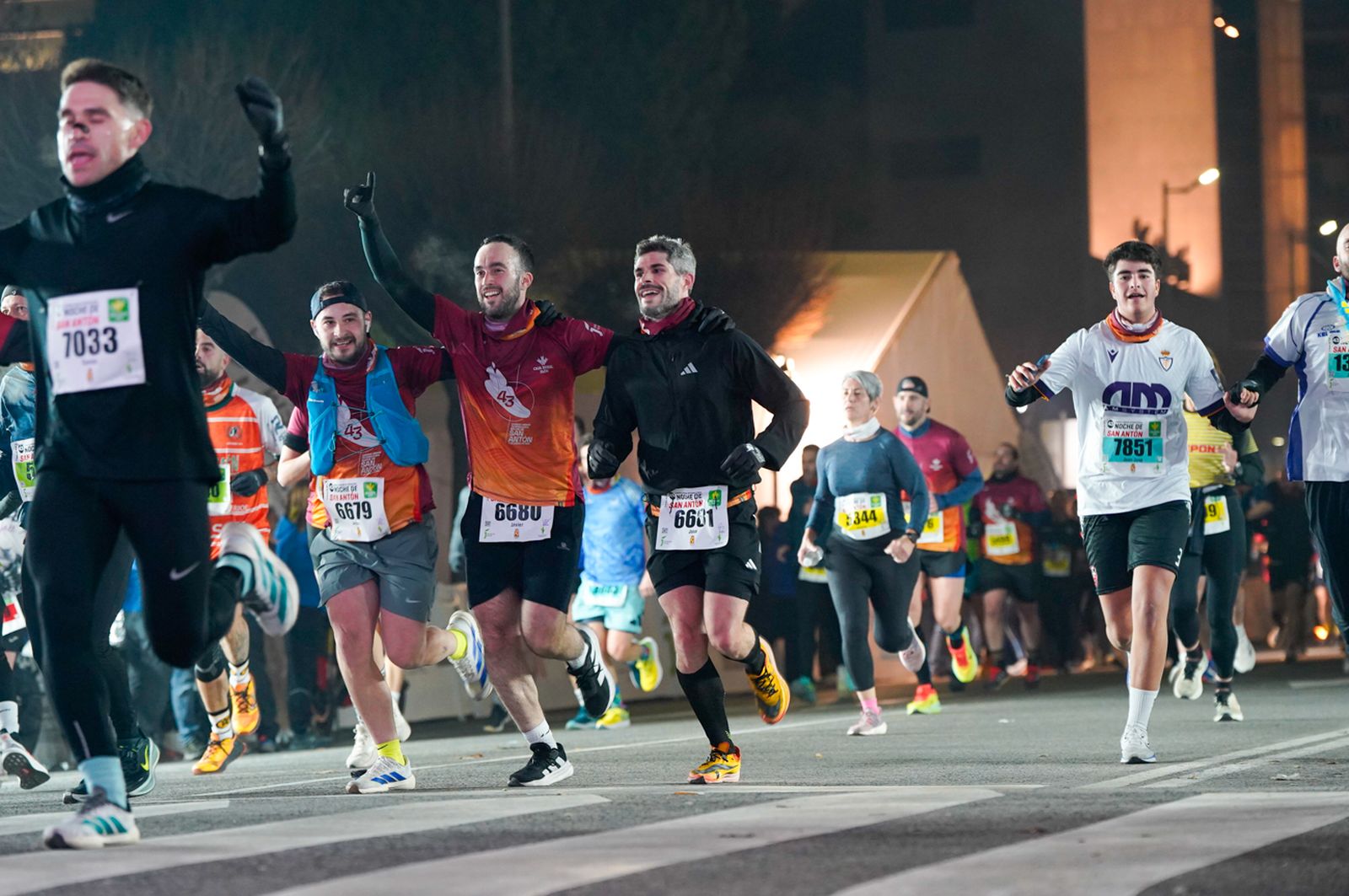 En imágenes: búscate en tu llegada a meta de la Carrera de San Antón 2026 (13)