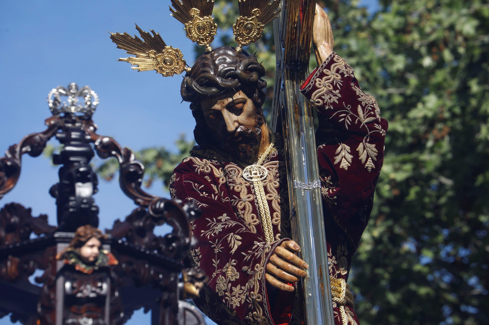 Jueves Santo en Córdoba: la procesión del Nazareno, en imágenes